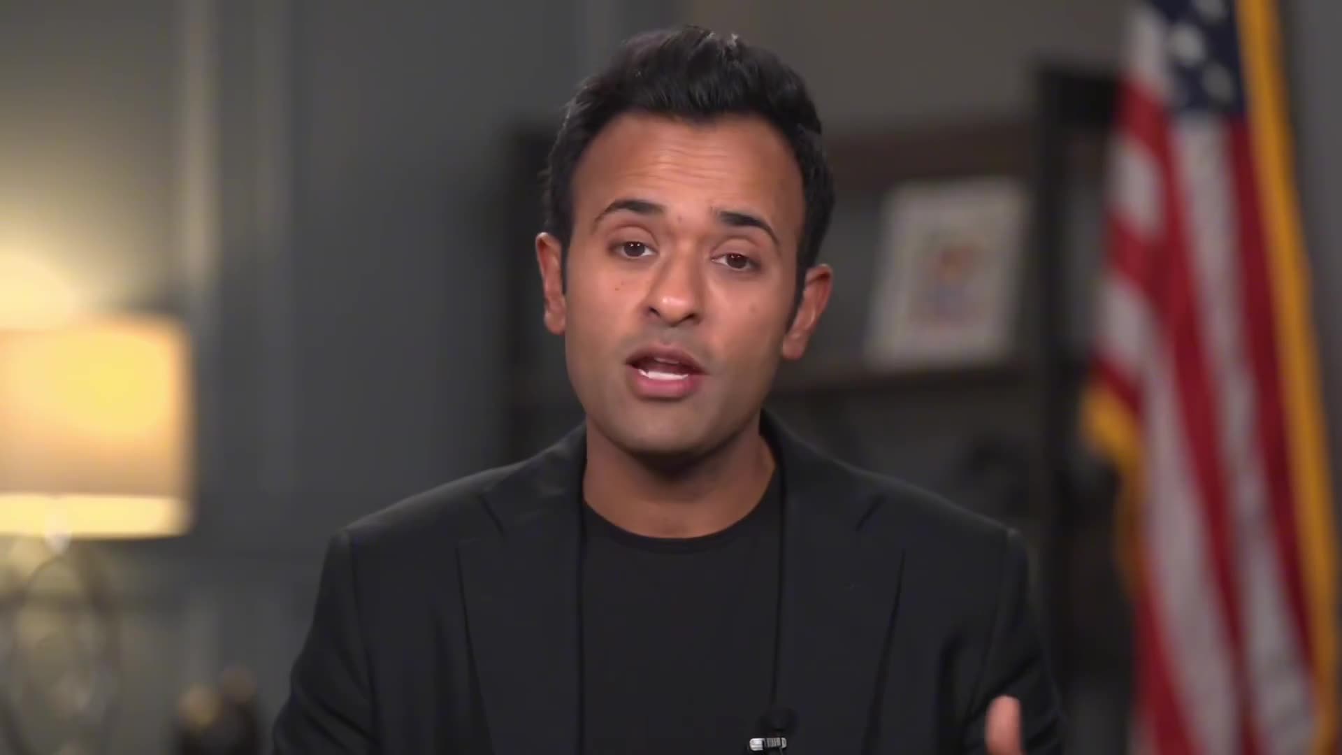 Vivek Ramaswamy Calls on YouTube to Give Alex Jones and Nick Fuentes Their Accounts Back