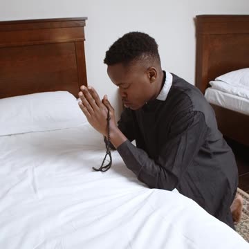 A Powerful Evening Prayer of Surrender and Praise