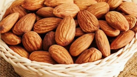सर्दी में बादाम खाने के तीन ज़बरदस्त फायदेhealth #trend #short #facts #viral #reels