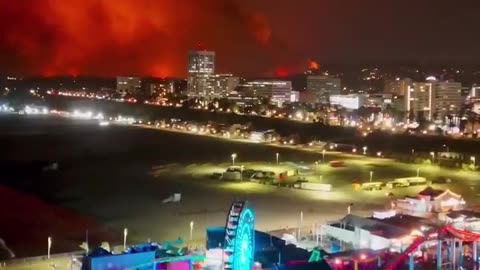 A nightmare view from the Santa Monica pier 🤦‍♂️ lock her up 👿🤯💣🤬😡😤🥵💥