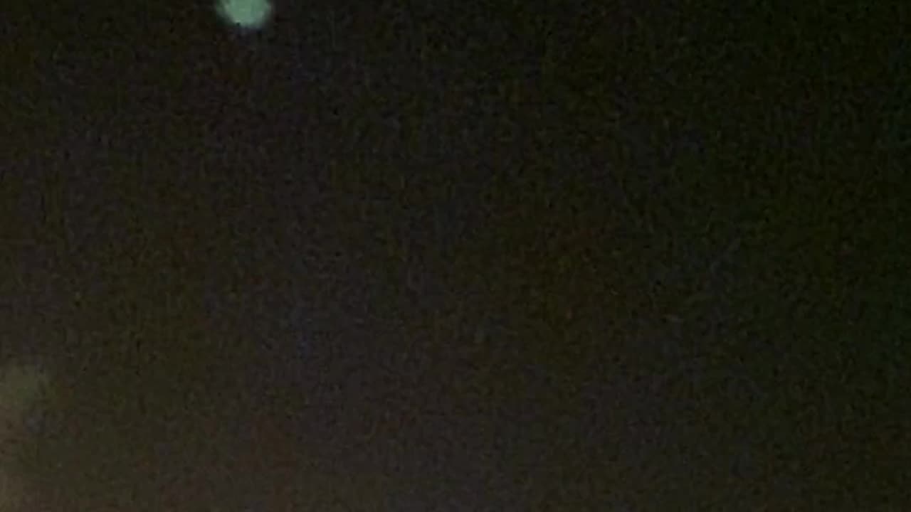 👁️😱 Silent Mysterious Object Spotted North of Prague! UFO Sighting | TheTruthAbove