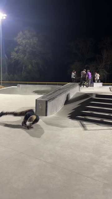 Rollerblader Grind Fail