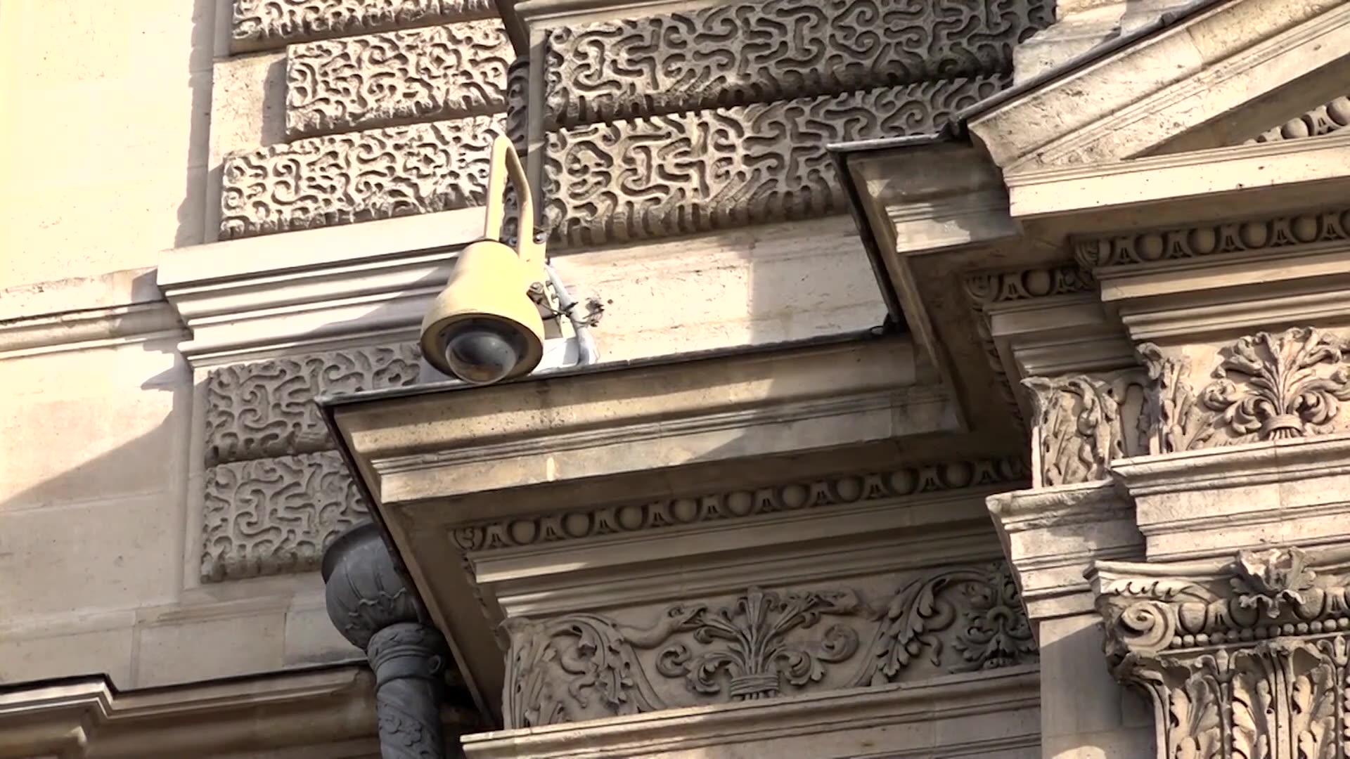 Years needed to fix Louvre Museum security, state audit finds