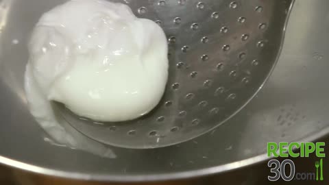 How to Poach the Perfect Egg Every Time | Foolproof Method 🍳✨