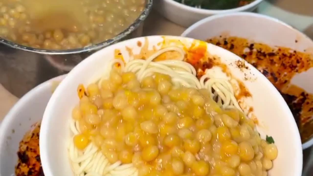 Must-Try Sticky Wanzha Noodles in Chongqing