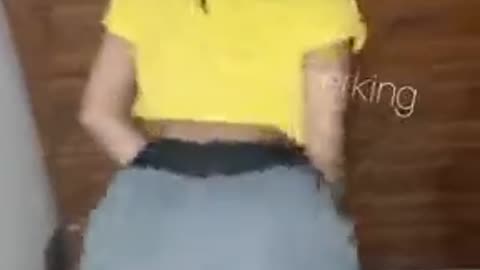 Hot girl twerking