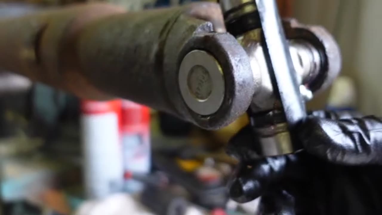 U-Joint Install, Grinding The Welds, Tail Shaft Installed, Prop Shaft & Save The Wooly Worm!