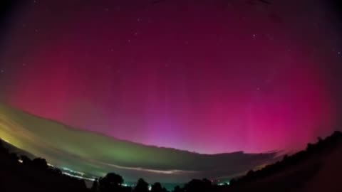 Xクラスのプラズマバーストが地球を襲い、地球の半分を照らした