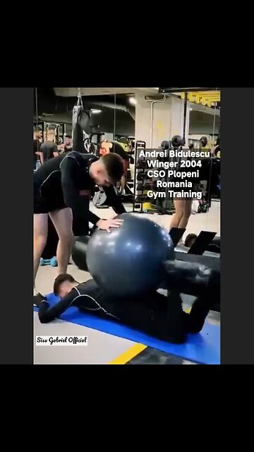 Andrei Bidulescu winger 2004. Gym training CSO Plopeni, Romania