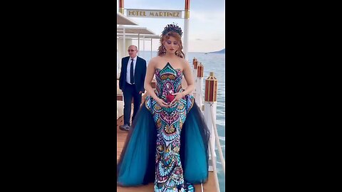 💫 "Watch the Most Beautiful TV Presenters in the World! 😍"