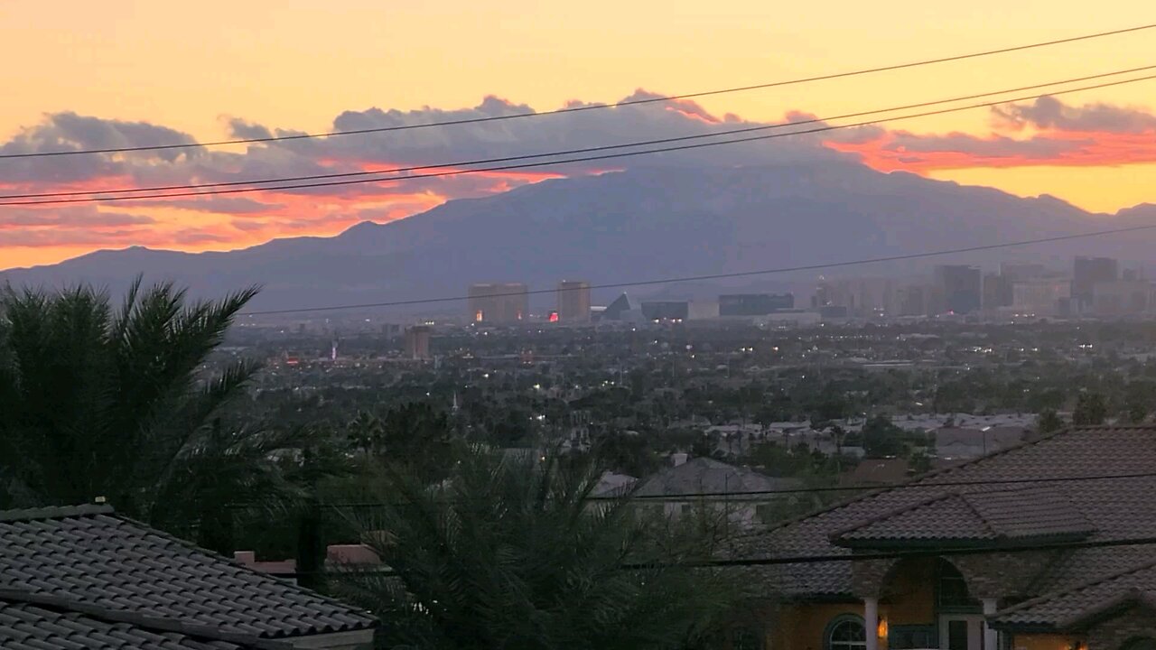 Did you see tonight's Las Vegas Valentine's sunset? Check this out! 02.14.2025 #follow #lasvegas