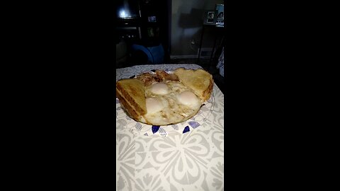 Eating Eggland's Best Eggs, Dbn, MI, 9/26/25