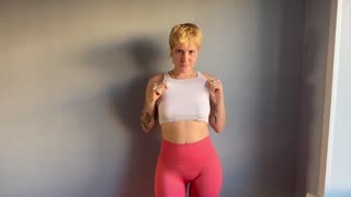 Sporty Look ｜ White Crop & Bright Coral Leggings