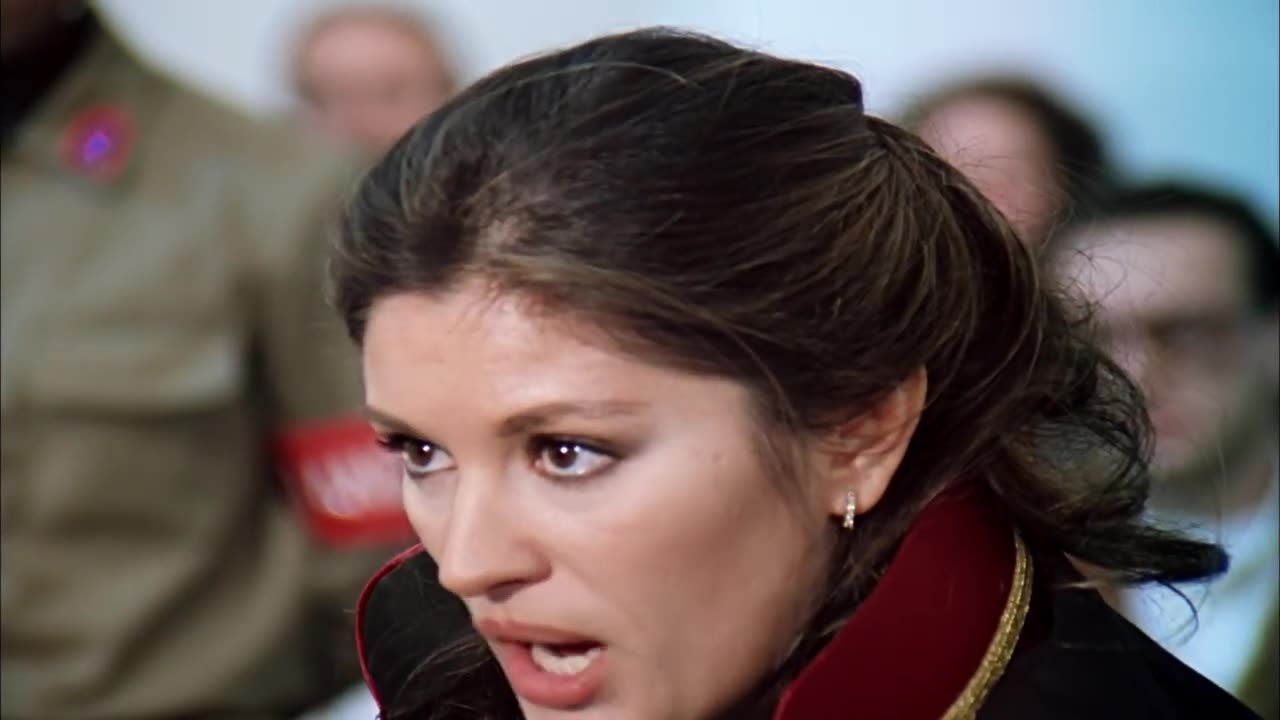 Savunma _ Gülşen Bubikoğlu, Fikret Hakan, Kenan Kalav