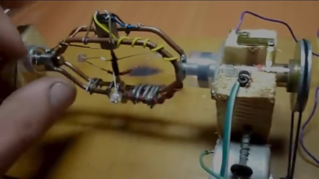 🤯✨ You Won't Believe How This Spinning LED Machine Works! | FeedMyCuriosity