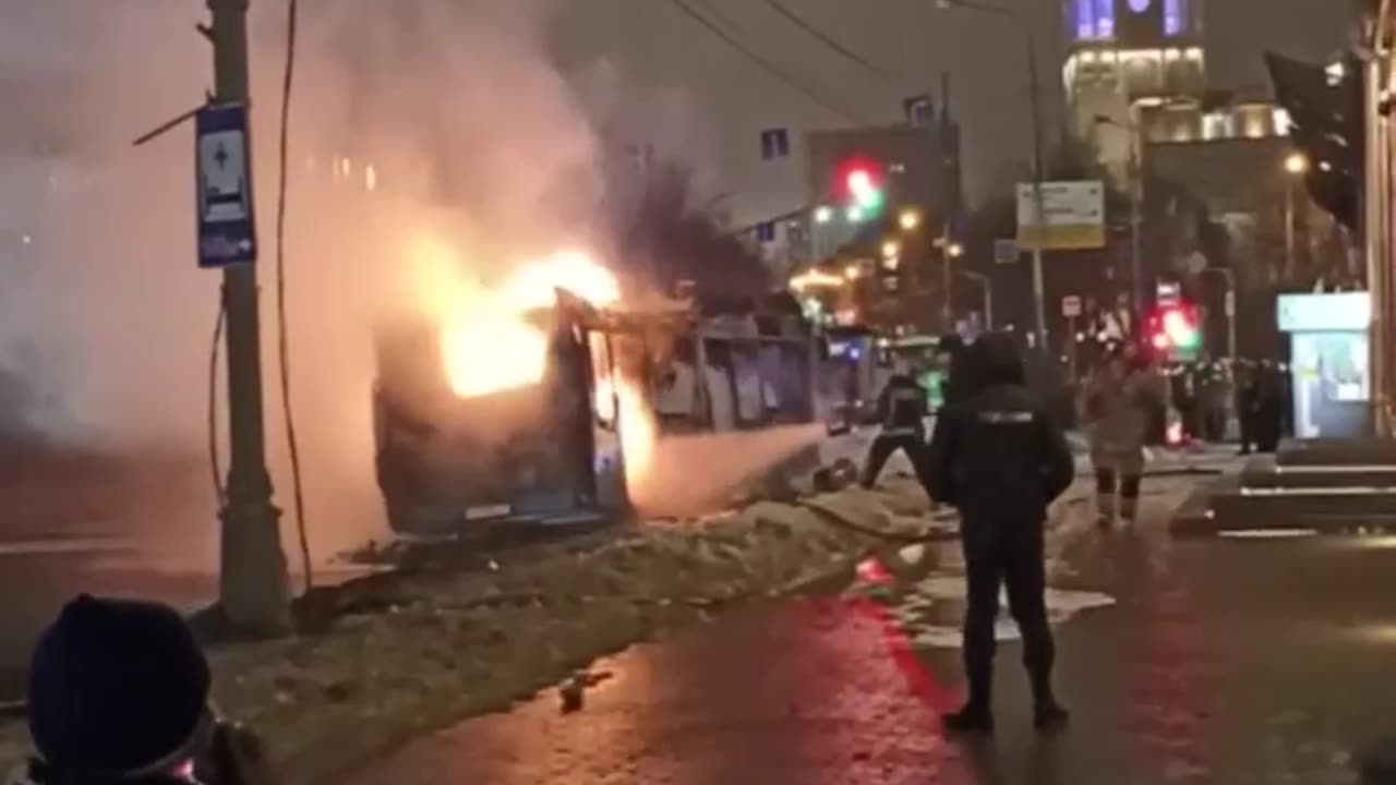 🔥🤷🏻‍♂️ Two electric buses burned down in Moscow in one day!