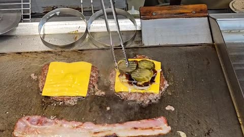"Smash Burger Recipe That MELTS in Your Mouth 🤤🔥"