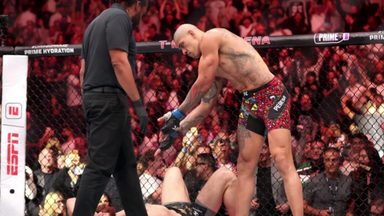 Alex Pereira DESTROYS Magomed Ankalaev!