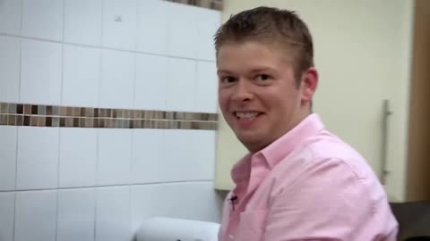 I'm Expecting A Hunk 💪 _ Dinner Date _ Nicola From Kent (1080p)