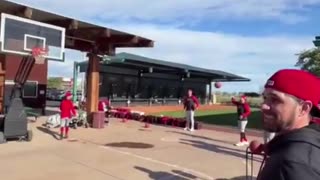 Eugenio Suárez da jonrones y mete triples