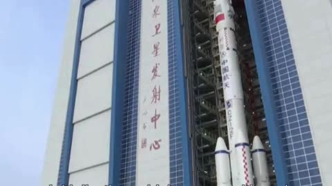 The Chinese roll out the Long March-2F rocket for the Shenzhou-21 mission! 🚀🇨🇳 October 24, 2025