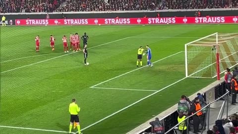 Dusan Vlahovic penalty (Freiburg vs Juventus) (UEFA Europa League)