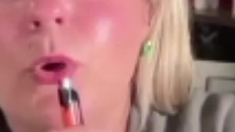 Marisa Quibell AKA "Reese's Feces" Sings a Song! 👊💄🐷