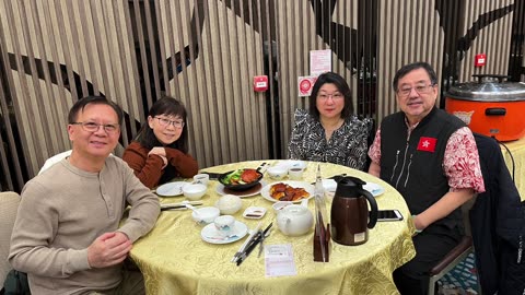 light meetings with old friends enjoy peace and quiet New Year day