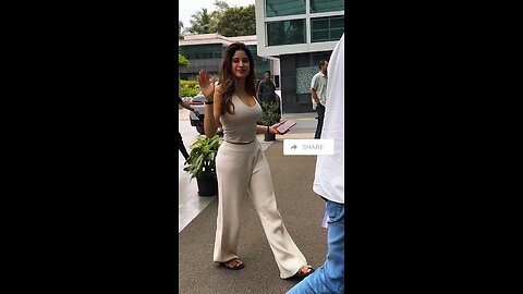 Bollywood Actress Janhvi Kapoor For Hair Cutting 🔥❤️🥰