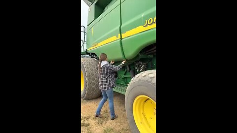 Prepping the Old John Deere 9650 for. Sunflower Harvest