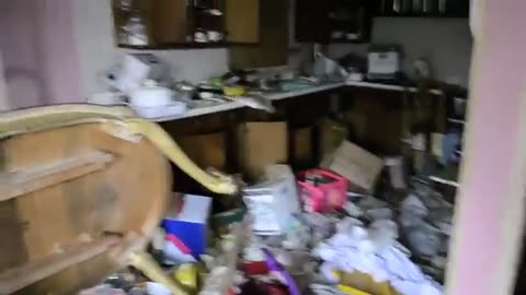 Exploring an Abandoned Hoarder House in New Jersey