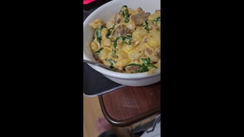 Mac N' Cheese with Beef & Baby Spinach