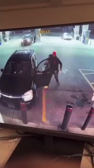 Man catches woman in the act of stealing his car, Instant Karma! caught on camera