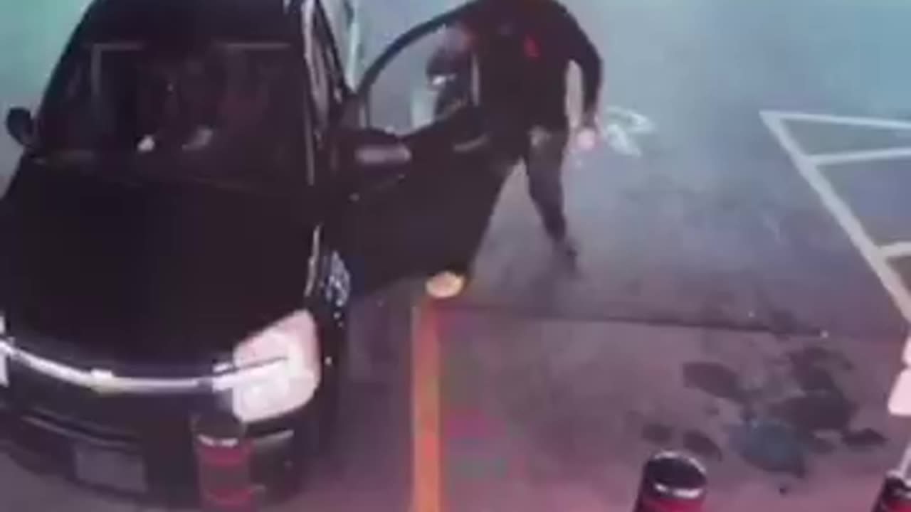 Man catches woman in the act of stealing his car, Instant Karma! caught on camera