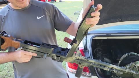GUNS