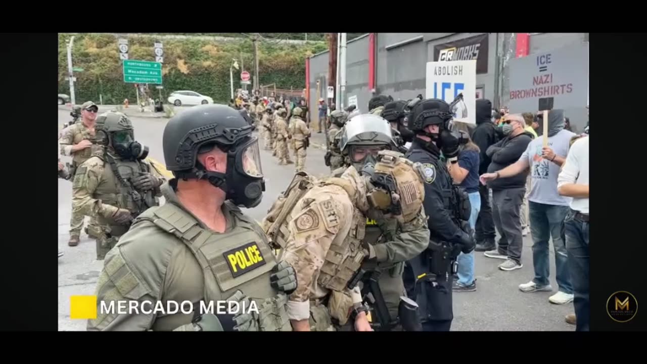 Portland Antifa Retard Confronts Ice 10 4 2025