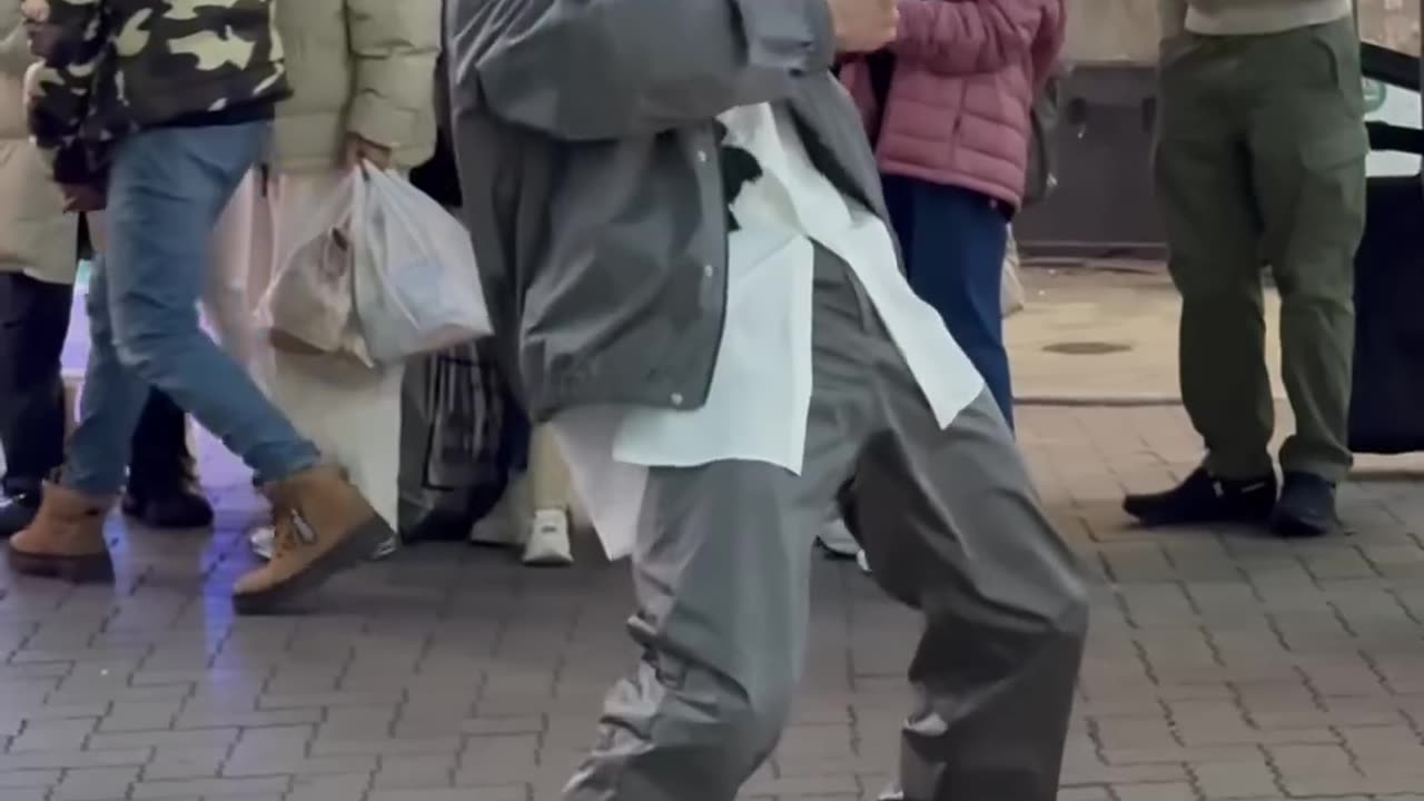 【Japan’s most viral streetperformer】【No matter how many times I repeat this, it’s viral】Robomon ロボモン