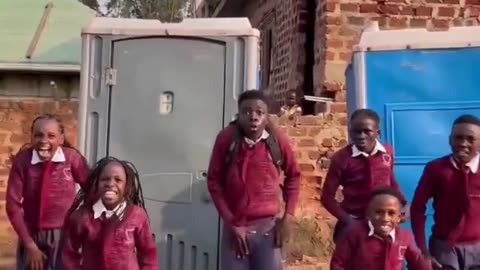 When Nature Calls 🚽🤣 | Portable Toilet Fails 😂 #ToiletFails 🚽😂 #ComedyGold 🤣 #FunnyClips 😂🔥 #Epic