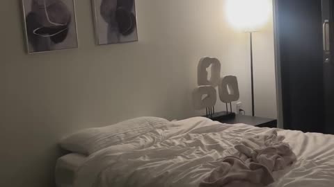 Mastiff's Big Zoomies Make Bed Look Small