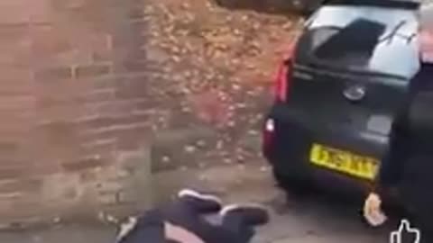 UK - Psycho Muslim Jihadhist stabs jews & tries to detonate himself