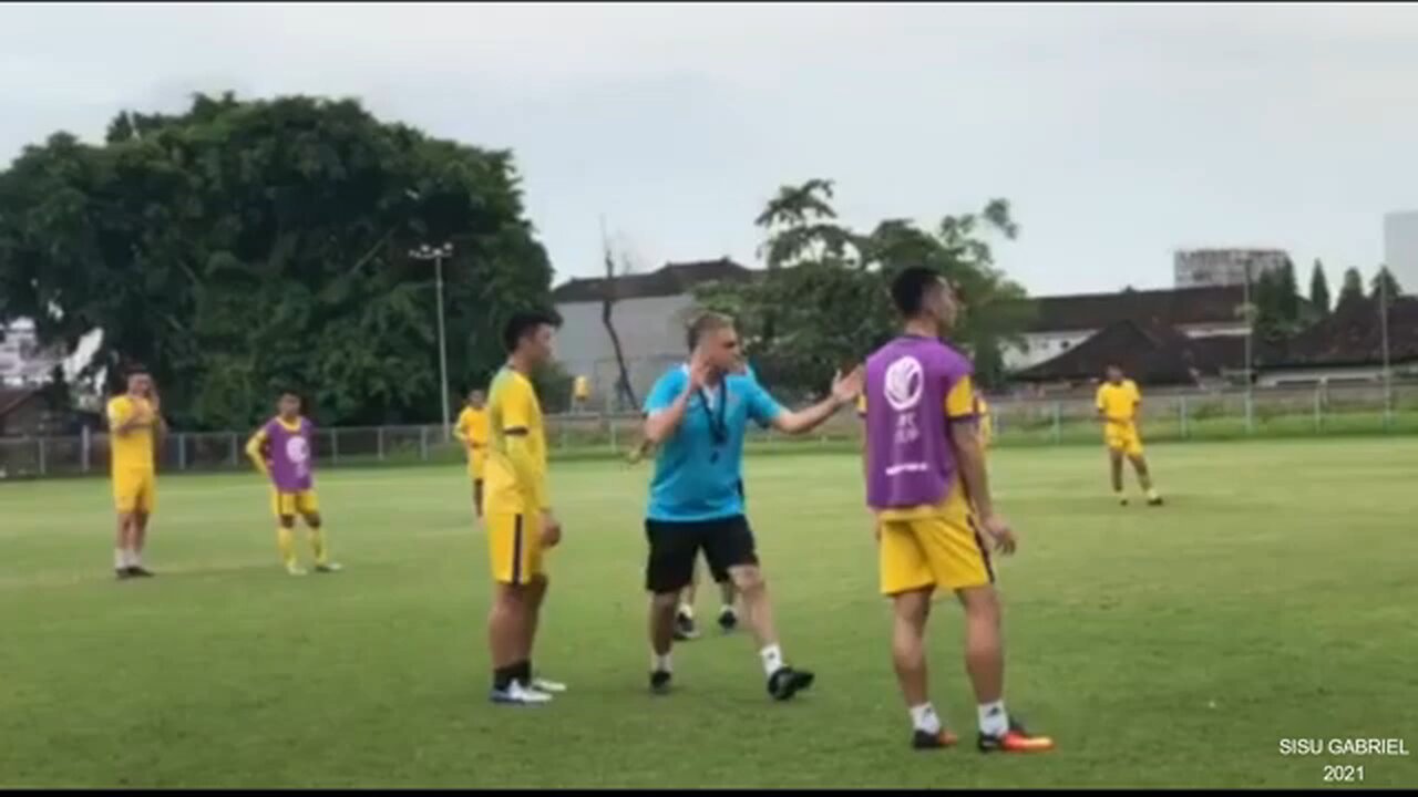 Marian Mihail (FLC Thanh Hoa, Vietnam) preparing the AFC Cup match against Bali United, Indonesia