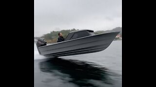 Así luce el barco Fjordling 17, la nave que parece volar sobre aguas noruegas