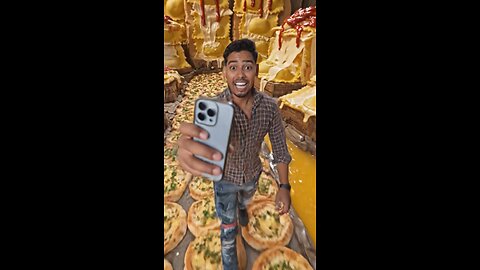 I Entered a Garlic Bread & Ravioli World 😱🧄🧀 | Crazy Food Vlog #Shorts