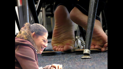 Latina Sole Scrunching "Princess" Feet Remastered PREVIEW (faceshot)