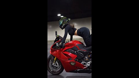 In love with my bike ❤️🐈‍⬛