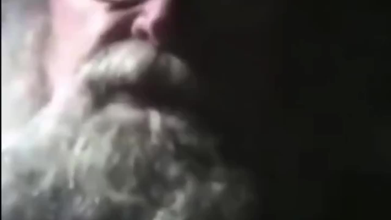 I know the earth is flat and the moon landings are a fucking scam.... But this video is also