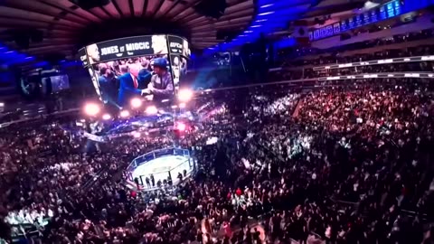 🇺🇸 President-elect Donald Trump arrives at Madison Square Garden alongside Elon Musk #UFC309 😮‍💨