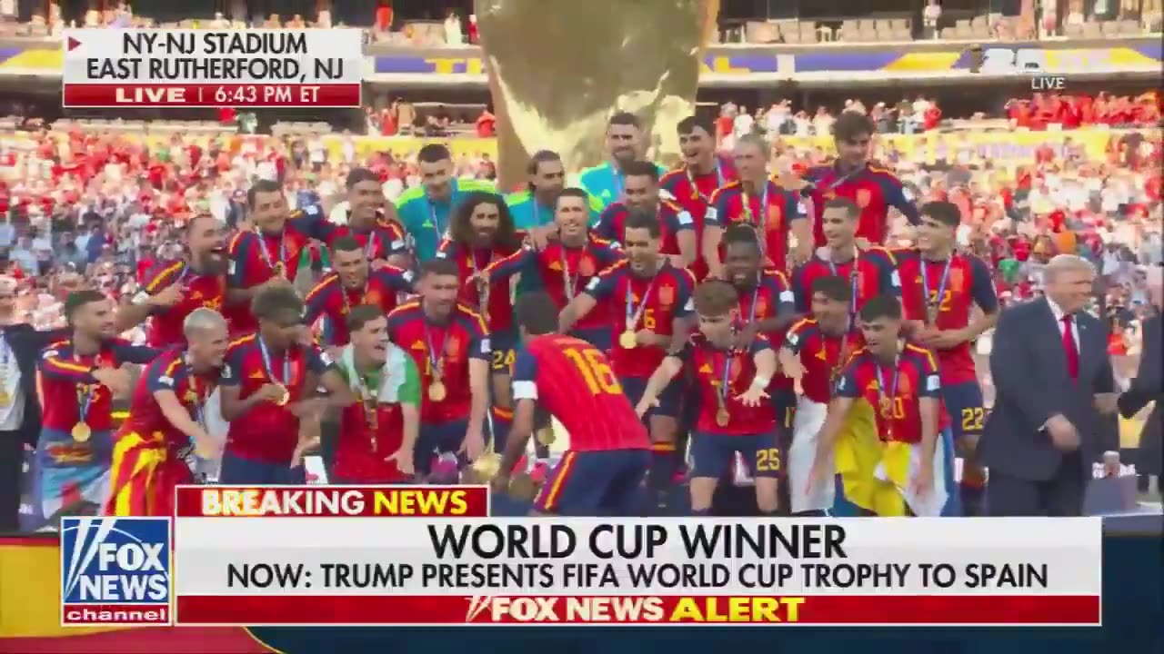 Trump did it again. Spain is having an official victory photo taken with him