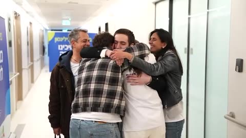 Omar Shem Tov in the moving meeting with his family