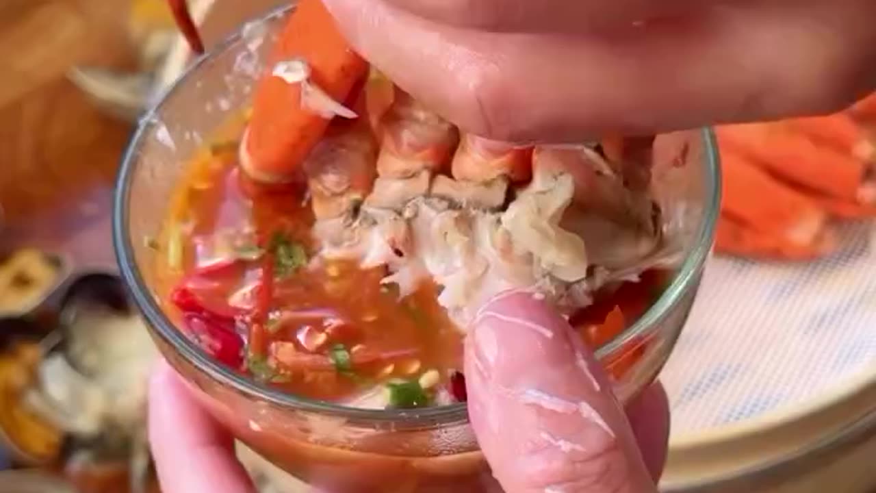 Crabzilla Feast: Cooking a Huge Crab in the Wilderness! 🦀🌳